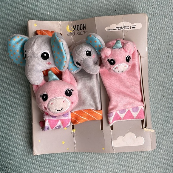 Baby Head Shaping Pillow + Cotton Swaddle + Tummy Time Play Mat - Picture 10 of 15